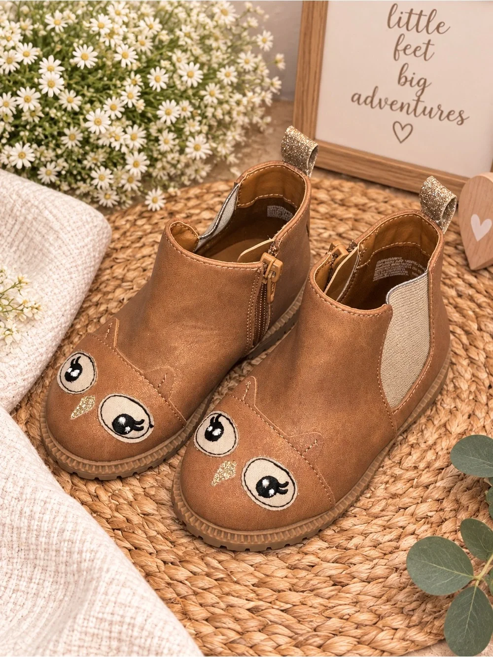 wonder nation Brown Owl Accent Chelsea Boots